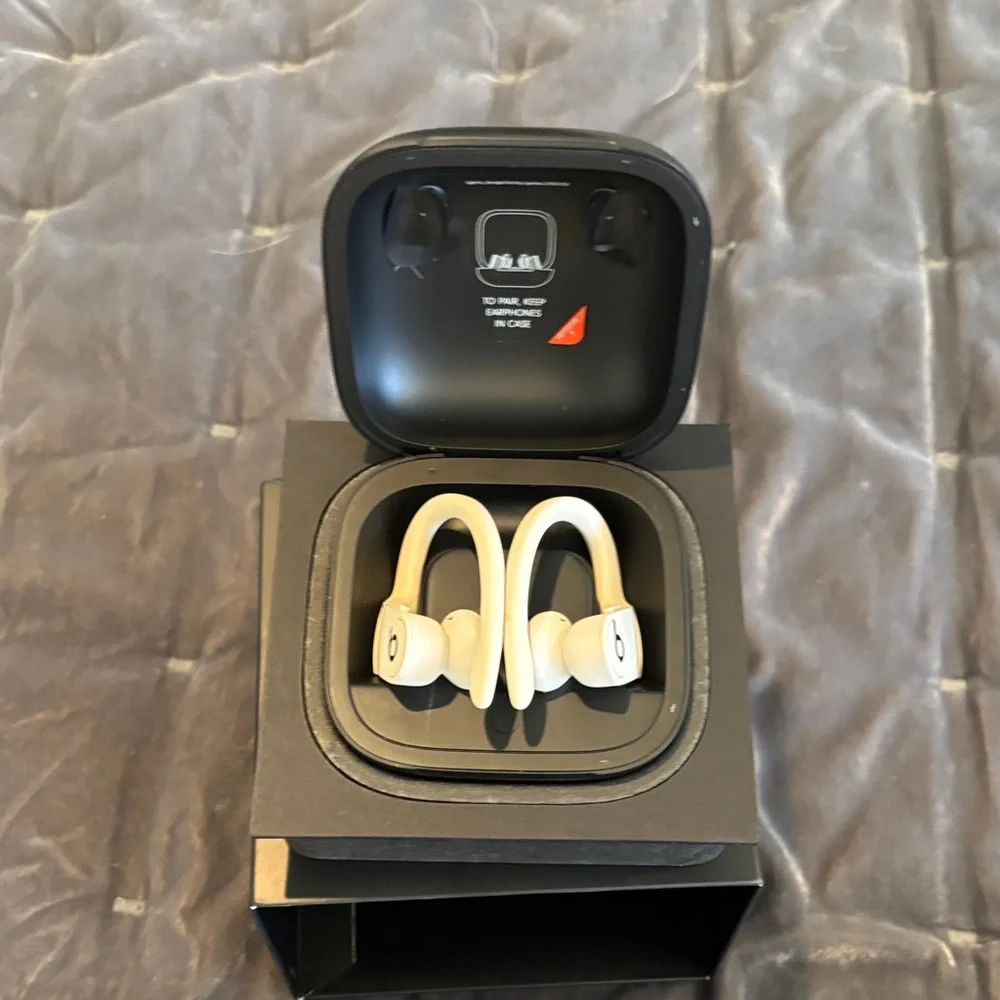 Beats by Dre Powerbeats Pro Wireless Earphones - White